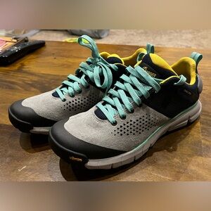 Danner Trail 2650 Womens 8, Like new, no box